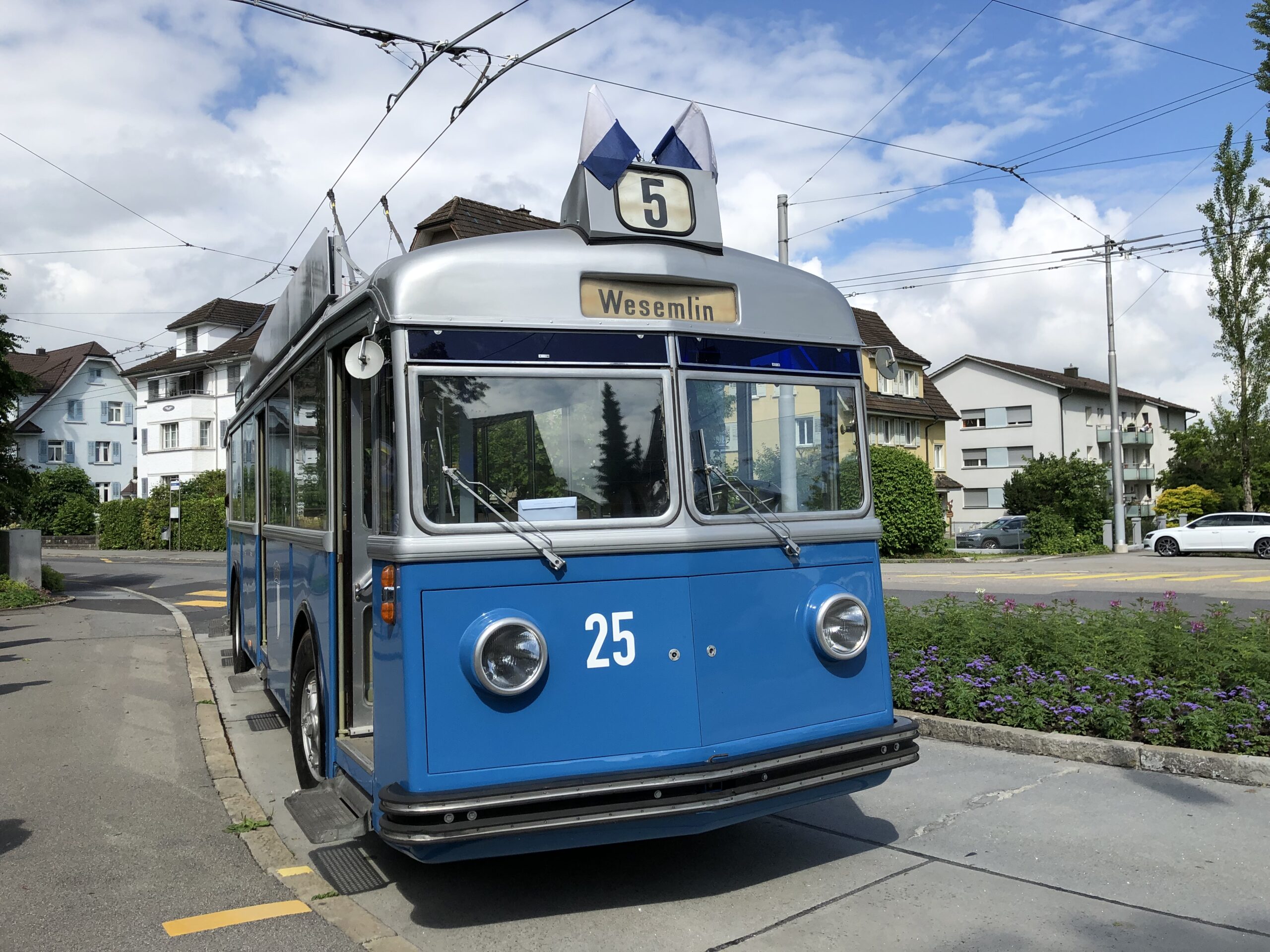 Elektrobus auf der Fahrt von Luzern Bahnhof nach Obergütsch
